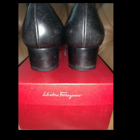 Salvatore Ferragamo Block-Heel Pumps - Picture 4 of 5